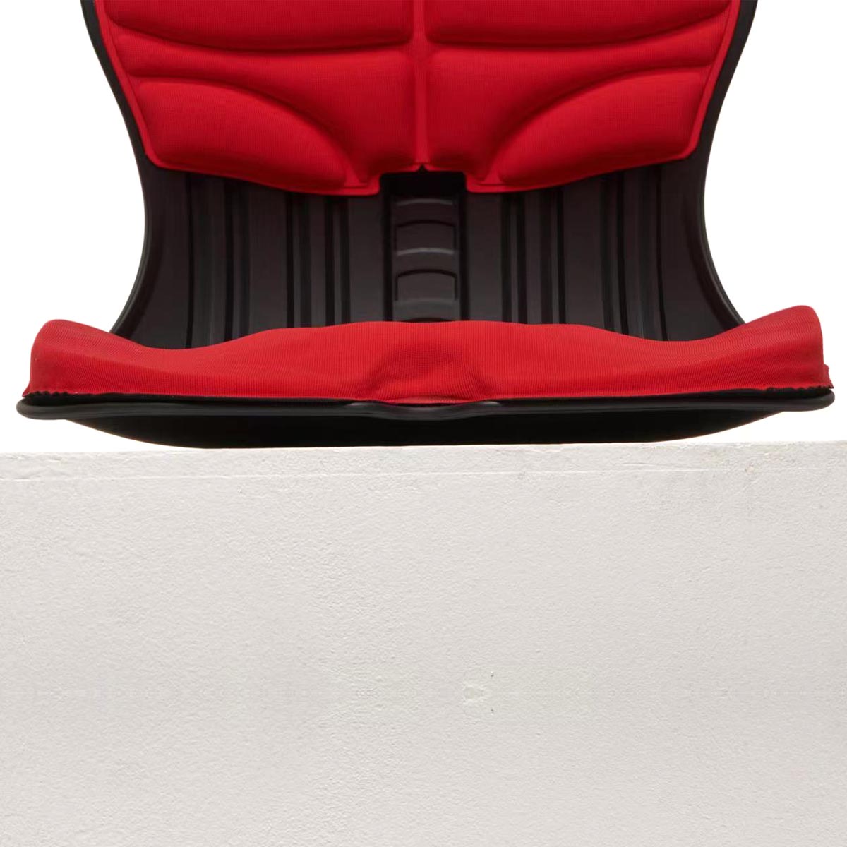 hihip 坐姿矯正椅背（黑色 / 紅色）